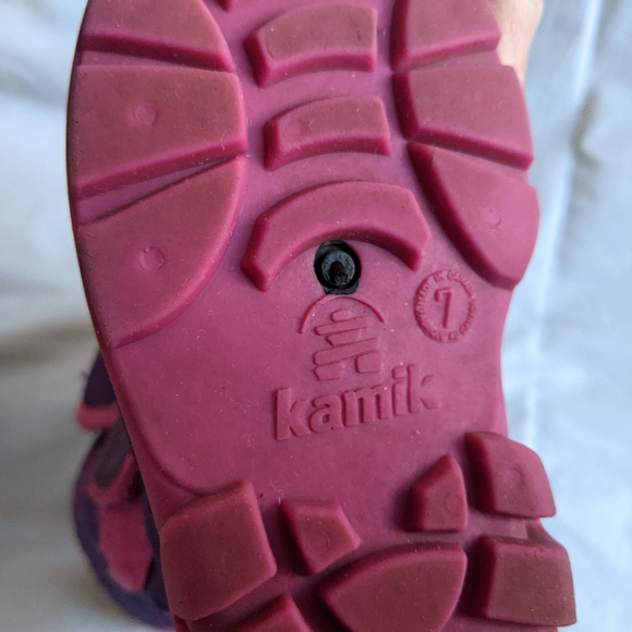 Like new Kamik winter boots size 7 - Picture 7 of 8